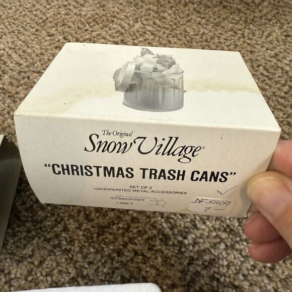 Lot Of 3 Dept 56 Set Trash Cans. Fire Hydrant And Mailbox, And Set Of Stop Signs - Picture 4 of 13